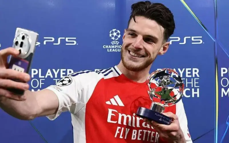 قائمة المرشحين لجائزة أفضل لاعب في الدوري الإنجليزي
